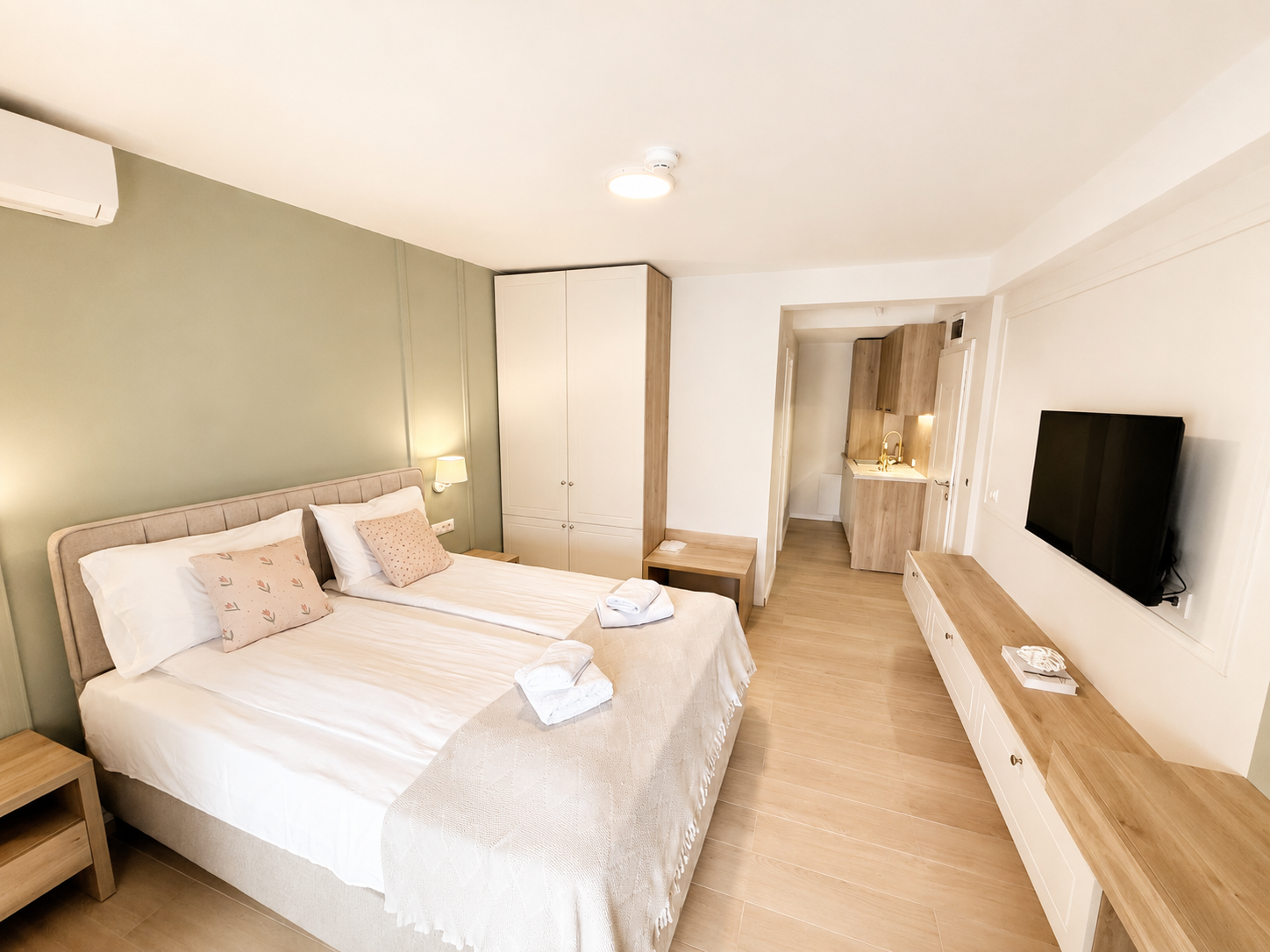 Studio Room for 2 with Lake View